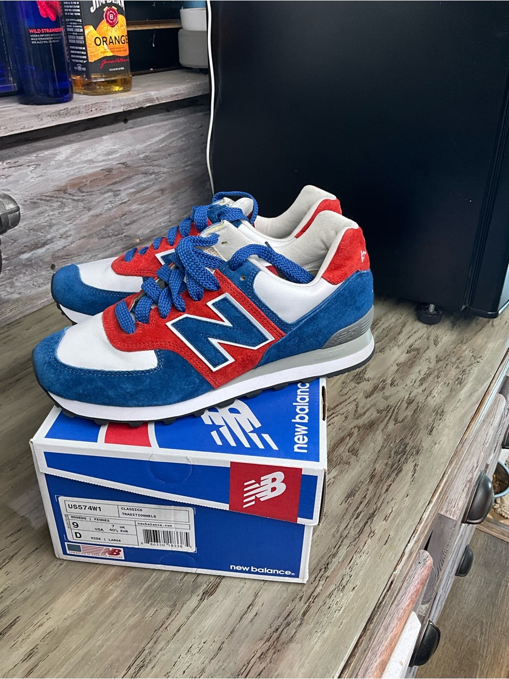 USA 🇺🇸 574Olympics 2012 New Balance women’s Blue, Red & White Retro Sneakers.